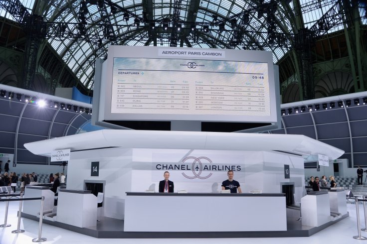 Η Chanel έκανε κάτι ασύλληπτο: Μετέτρεψε ανάκτορο σε αεροδρόμιο για την επίδειξη μόδας [εικόνες] | iefimerida.gr 0