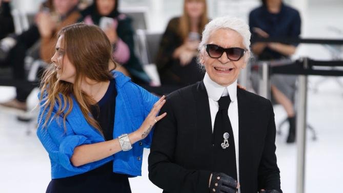 Η Chanel έκανε κάτι ασύλληπτο: Μετέτρεψε ανάκτορο σε αεροδρόμιο για την επίδειξη μόδας [εικόνες] | iefimerida.gr 1