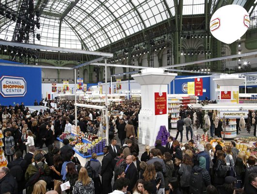 Η Chanel έφερε τα ρούχα της στο σούπερ μάρκετ [εικόνες] | iefimerida.gr 10