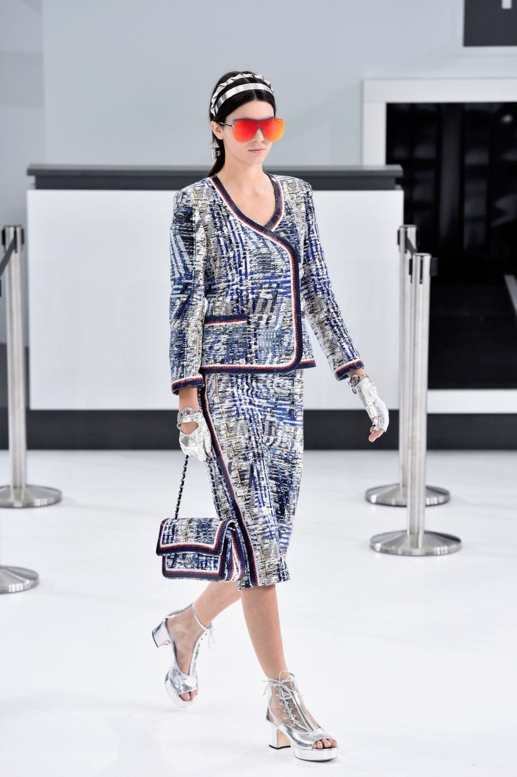 Η Chanel έκανε κάτι ασύλληπτο: Μετέτρεψε ανάκτορο σε αεροδρόμιο για την επίδειξη μόδας [εικόνες] | iefimerida.gr 3