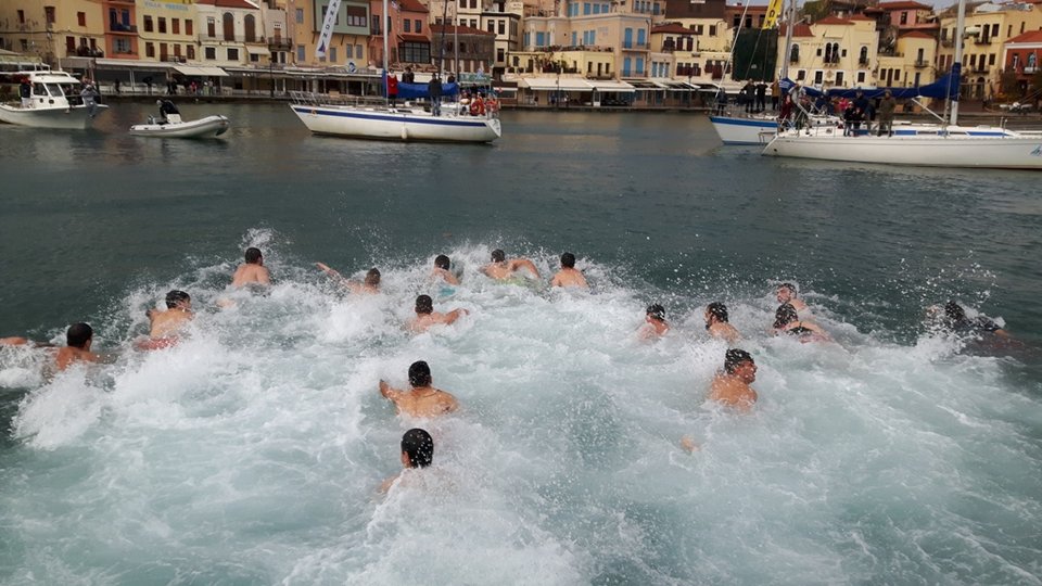 Με λαμπρότητα γιορτάστηκαν τα Θεοφάνεια σε όλη τη χώρα  [εικόνες] | iefimerida.gr 2