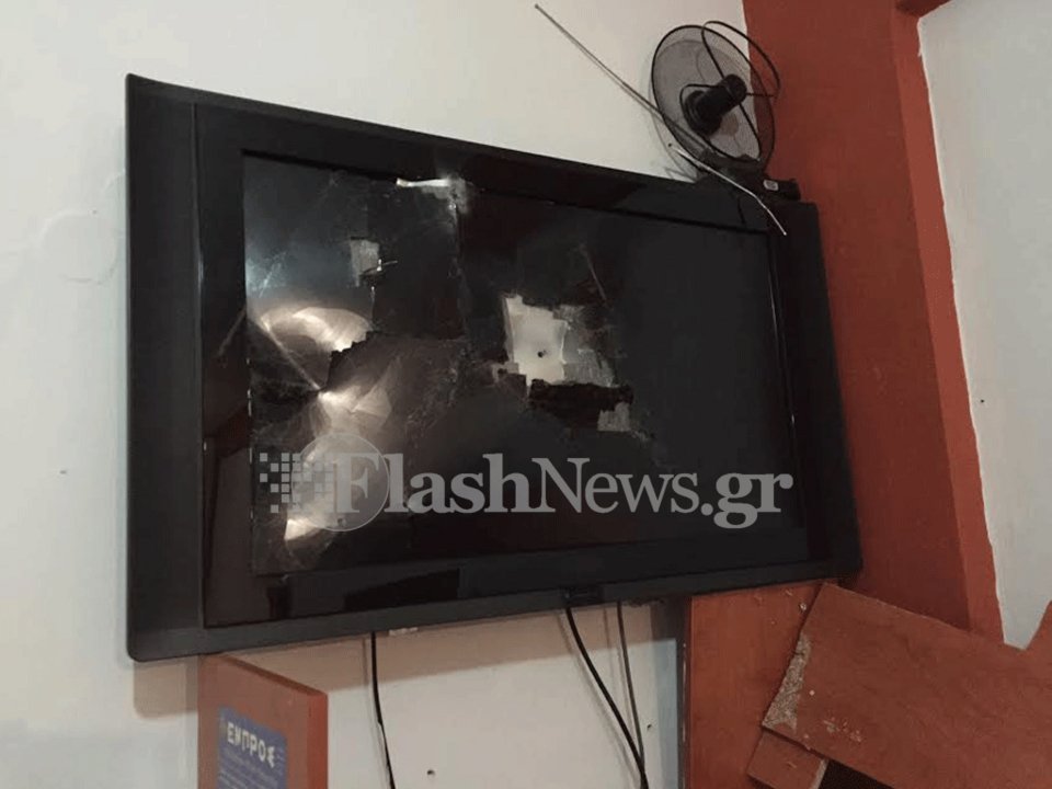 Έσπασαν τα γραφεία της Χρυσής Αυγής  στα Χανιά [εικόνες&βίντεο] | iefimerida.gr 5