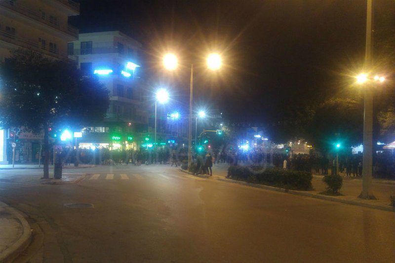 Επεισόδια στα Χανιά μετά το καρναβάλι: Χρήση κρότου-λάμψης έκανε η ΕΛ.ΑΣ. [εικόνες] | iefimerida.gr 2