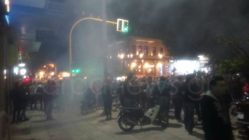 Επεισόδια στα Χανιά μετά το καρναβάλι: Χρήση κρότου-λάμψης έκανε η ΕΛ.ΑΣ. [εικόνες] | iefimerida.gr 3