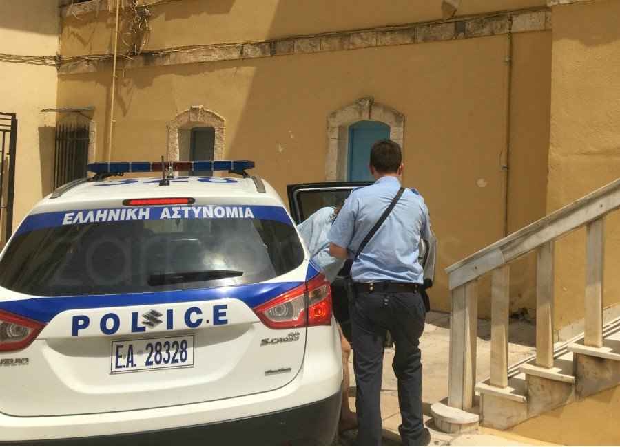 Kρήτη: Αλλοδαπός μαχαίρωσε τη σύντροφό του μετά από τσακωμό [εικόνες & βίντεο]  | iefimerida.gr 2