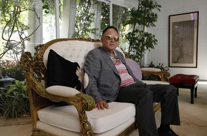 Απελπισμένος δισεκατομμυριούχος πατέρας πληρώνει 130 εκατ. για όποιον κάνει straight την κόρη του [εικόνες] | iefimerida.gr 0