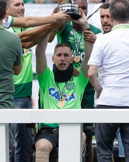 Ράγισε καρδιές ο ακρωτηριασμένος τερματοφύλακας της Τσαπεκοένσε [εικόνες] | iefimerida.gr 3