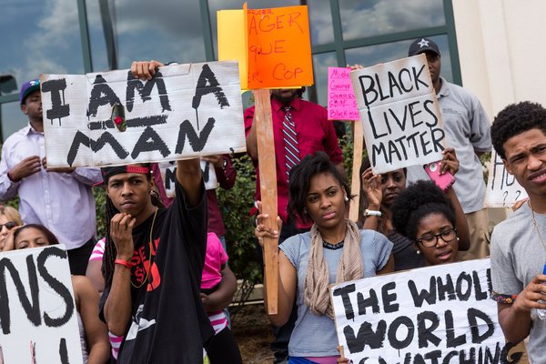 ΗΠΑ: Αντιμέτωπος με τη θανατική ποινή ο αστυνομικός που πυροβόλησε πισώπλατα τον Αφροαμερικανό [εικόνες] | iefimerida.gr 1