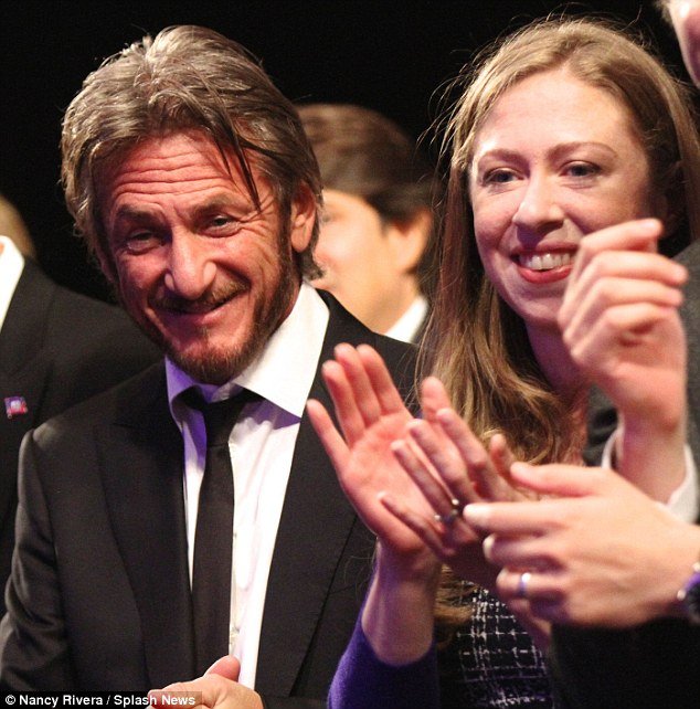 Η Σαρλίζ Θερόν μίλησε πριν από τον Τσίπρα στο συνέδριο του Κλίντον -Θάμπωσε με την ομορφιά της [εικόνες] | iefimerida.gr 9