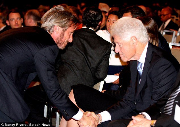 Η Σαρλίζ Θερόν μίλησε πριν από τον Τσίπρα στο συνέδριο του Κλίντον -Θάμπωσε με την ομορφιά της [εικόνες] | iefimerida.gr 10