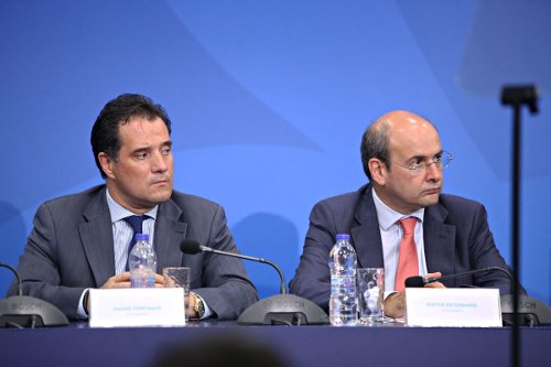 Τα παρασκήνια της Π.Ε. της ΝΔ -Τα «πηγαδάκια» και το τετ α τετ Μητσοτάκη με Καραμανλή και Σαμαρά [εικόνες] | iefimerida.gr 13