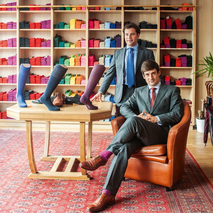 Η εκλογή Φιγιόν αύξησε τις πωλήσεις σε κόκκινες κάλτσες υψηλής γκάμας [εικόνες] | iefimerida.gr 3