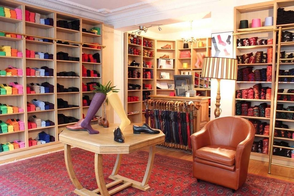 Η εκλογή Φιγιόν αύξησε τις πωλήσεις σε κόκκινες κάλτσες υψηλής γκάμας [εικόνες] | iefimerida.gr 4