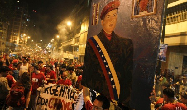 Ο Τσάβες επανεξελέγη πανηγυρικά πρόεδρος της Βενεζουέλας [εικόνες] | iefimerida.gr 2