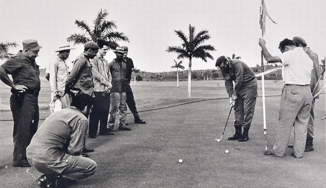 Σπάνιες φωτογραφίες με τον Τσε και τον Κάστρο σε στιγμές χαλάρωσης πωλούνται για 50.000 ευρώ [εικόνες] | iefimerida.gr 1