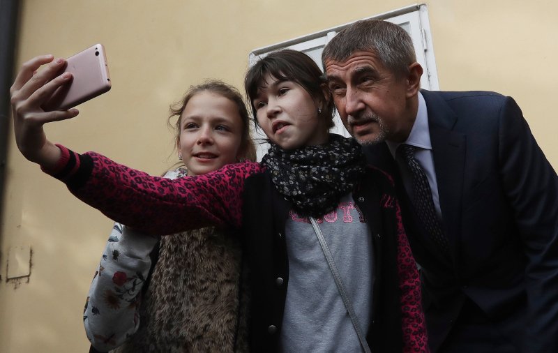 Εκλογές στην Τσεχία: Ανίκητο το λαϊκιστικό κίνημα- Ποιος είναι ο «Τσέχος Τραμπ» που φλερτάρει με την πρωθυπουργία [εικόνες] | iefimerida.gr 1