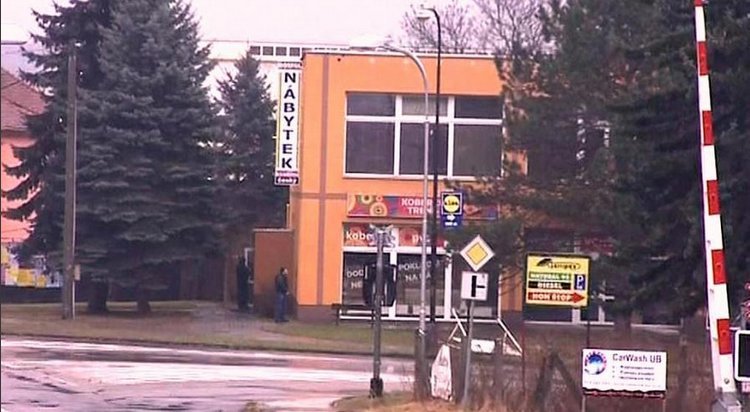 Μακελειό στην Τσεχία: 60χρονος μπήκε σε εστιατόριο και άρχισε να πυροβολεί, τουλάχιστον 8 νεκροί [εικόνες] | iefimerida.gr 3