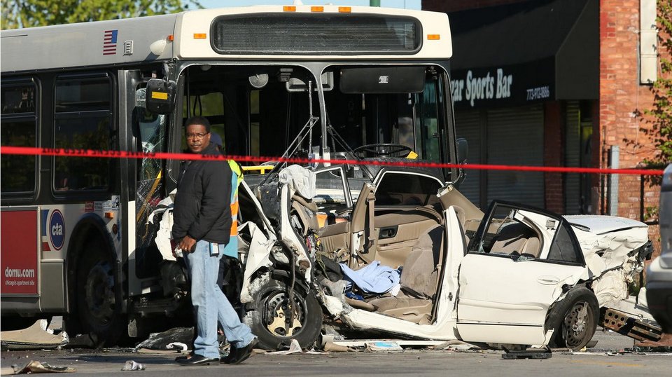 Τραγωδία στο Σικάγο: Τέσσερις νεκροί από σύγκρουση ΙΧ με λεωφορείο [εικόνα] | iefimerida.gr 0