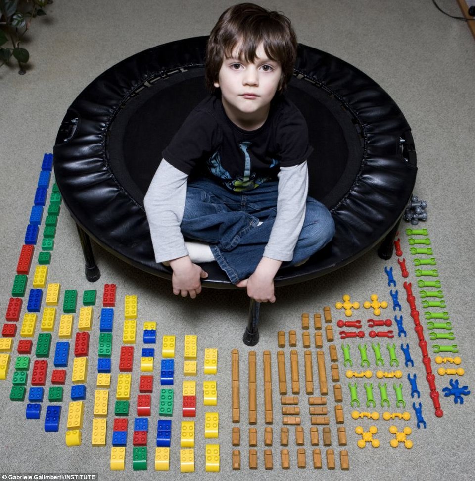 Ολος ο κόσμος, ένα παιδικό δωμάτιο -Παιδιά από 50 χώρες απεικονίζονται με τα αγαπημένα τους παιχνίδια [εικόνες] | iefimerida.gr 4