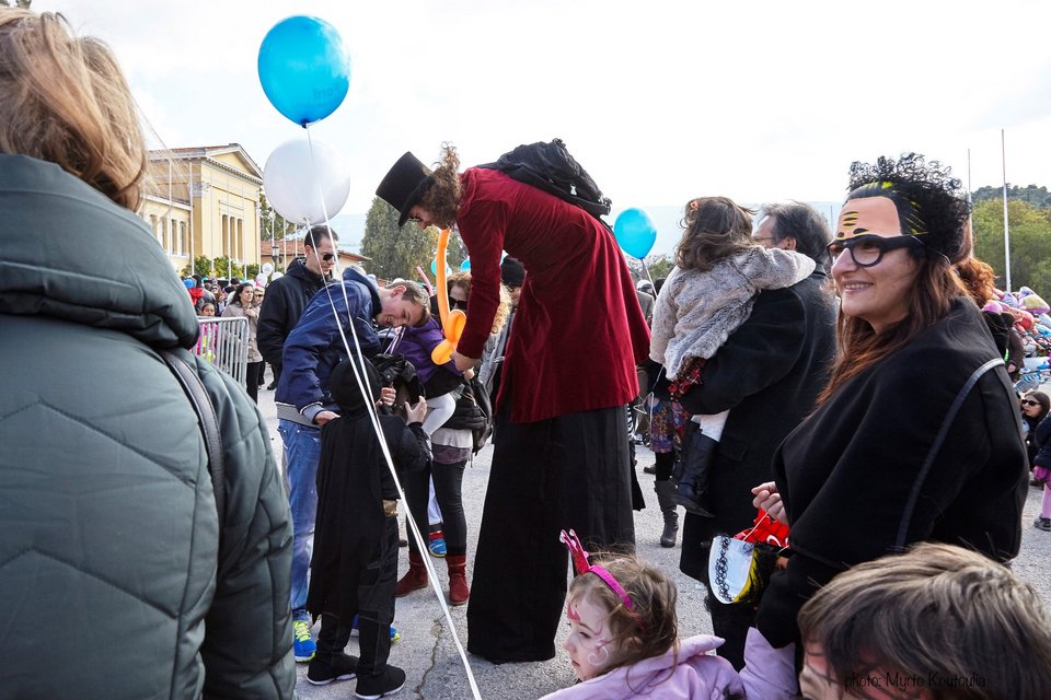 Μικροί μασκαράδες δημιουργούν σε κάθε γωνιά της Αθήνας -Δηλώστε συμμετοχή | iefimerida.gr 2