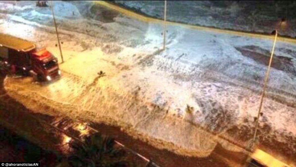 Κύματα ύψους 4,5 μέτρων χτύπησαν τη Χιλή μετά το σεισμό «τέρας» των 8,3 Ρίχτερ [εικόνες & βίντεο] | iefimerida.gr 4