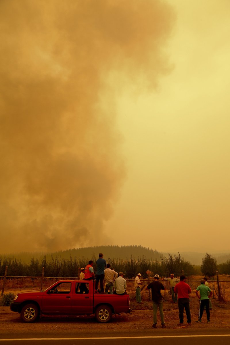 Κόλαση φωτιάς με έξι νεκρούς πυροσβέστες και αστυνομικούς στη Χιλή [εικόνες & βίντεο]  | iefimerida.gr 1