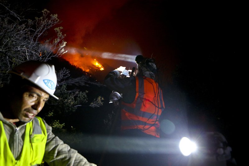 Κόλαση φωτιάς με έξι νεκρούς πυροσβέστες και αστυνομικούς στη Χιλή [εικόνες & βίντεο]  | iefimerida.gr 3