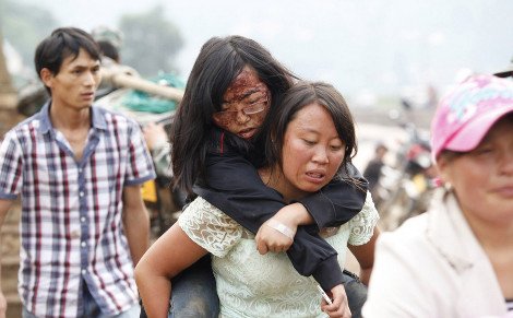 Ξεπέρασαν τους 400 οι νεκροί από τον φονικό σεισμό που σημειώθηκε στην Κίνα -Μάχη για να διασωθούν οι εγκλωβισμένοι [εικόνες&βίντεο] | iefimerida.gr 1