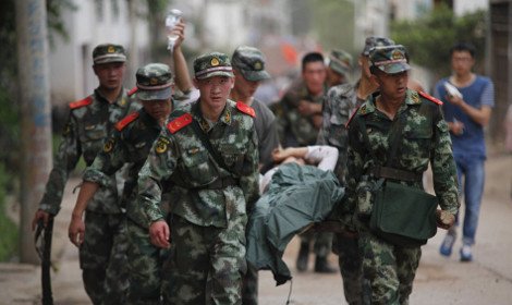 Ξεπέρασαν τους 400 οι νεκροί από τον φονικό σεισμό που σημειώθηκε στην Κίνα -Μάχη για να διασωθούν οι εγκλωβισμένοι [εικόνες&βίντεο] | iefimerida.gr 5