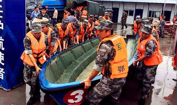 Τραγωδία στην Κίνα: Πλοίο με 458 επιβαίνοντες βυθίστηκε μέσα σε δύο λεπτά [εικόνες] | iefimerida.gr 0