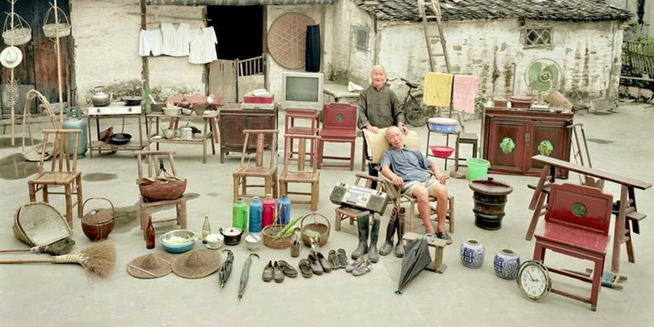 Ιδού πώς είναι να είσαι Κινέζος -Οικογένειες φωτογραφίζονται με τα ελάχιστα υπάρχοντά τους και προκαλούν θαυμασμό [εικόνες]  | iefimerida.gr 1