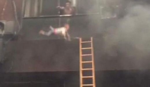 Δραματική διάσωση νηπίων στην Κίνα -Τα πετούσαν από τον 2ο όροφο για να τα γλιτώσουν από φωτιά [εικόνες & βίντεο] | iefimerida.gr 1