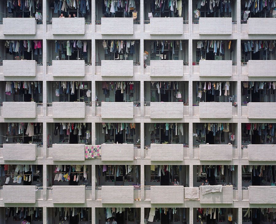 Το άκρον άωτον της απελπισίας -Εβαλε νυφικό, φωτογραφήθηκε καβάλα σε άλογο και ψάχνει γαμπρό [εικόνες] | iefimerida.gr 0