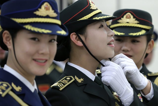 Καλλονές στον κινεζικό στρατό -Απίστευτες εικόνες από τα άδυτα μιας ειδικής φρουράς [εικόνες] | iefimerida.gr 5