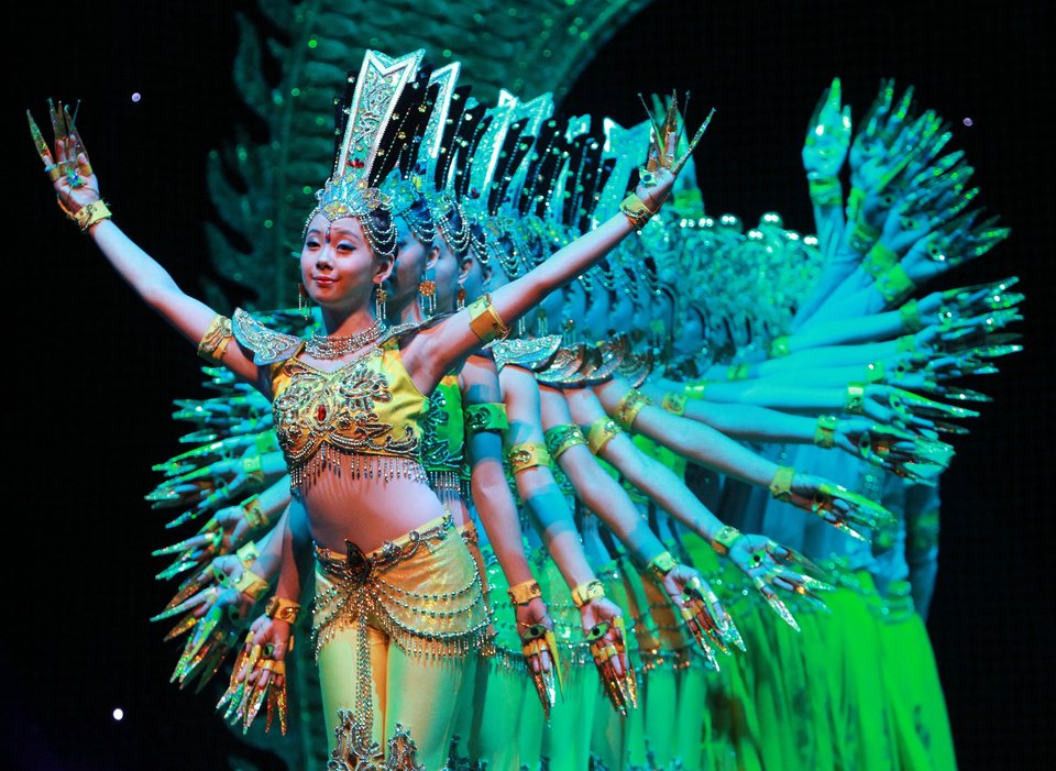 Φαντασμαγορικό μουσικοχορευτικό θέαμα από την Κίνα στο Μέγαρο Μουσικής [εικόνες] | iefimerida.gr 2