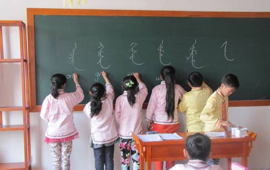 Η γλώσσα μιας αυτοκρατορίας που απειλείται με εξαφάνιση -Μια ιδιαίτερη ιστορία [εικόνες] | iefimerida.gr 2