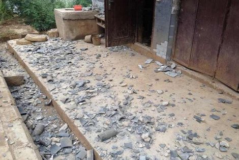 Σκηνές αποκάλυψης στην Κίνα μετά τον σεισμό: Πάνω από 380 οι νεκροί -Τουλάχιστον 1800 οι τραυματίες [βίντεο&εικόνες] | iefimerida.gr 3