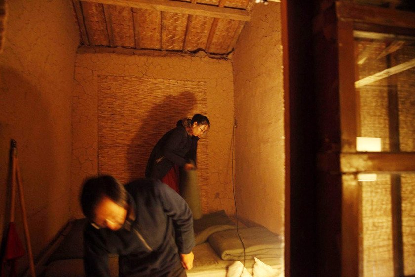 Η απίστευτη ιστορία ενός πάμπλουτου Κινέζου: Σώθηκε από θαύμα, χάρισε τα χρήματά του και τώρα ζει στα βουνά [εικόνες] | iefimerida.gr 0