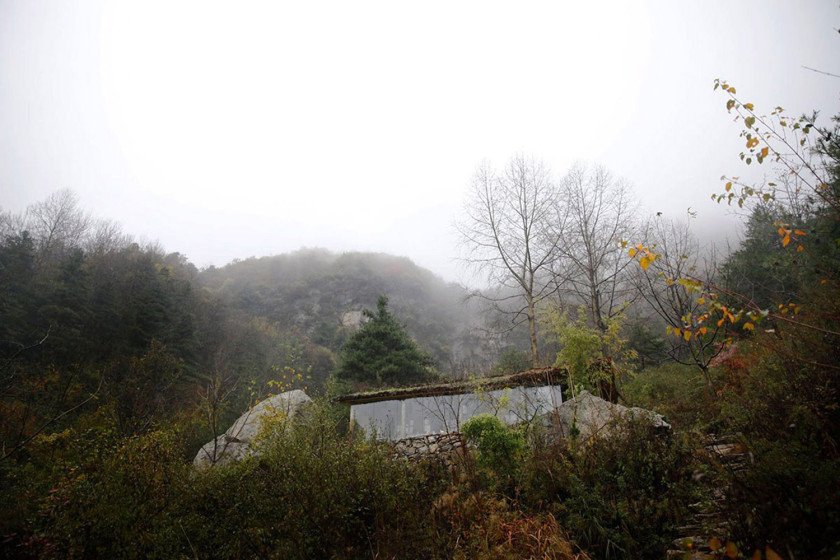 Η απίστευτη ιστορία ενός πάμπλουτου Κινέζου: Σώθηκε από θαύμα, χάρισε τα χρήματά του και τώρα ζει στα βουνά [εικόνες] | iefimerida.gr 1