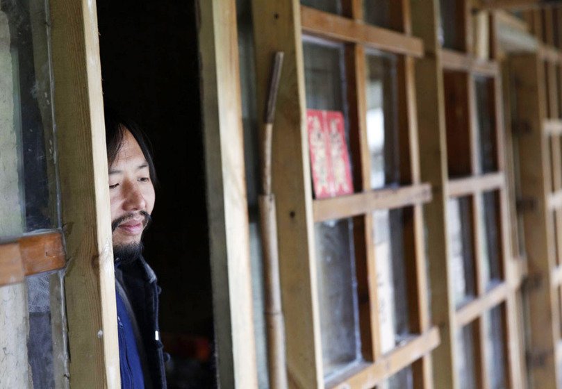 Η απίστευτη ιστορία ενός πάμπλουτου Κινέζου: Σώθηκε από θαύμα, χάρισε τα χρήματά του και τώρα ζει στα βουνά [εικόνες] | iefimerida.gr 2