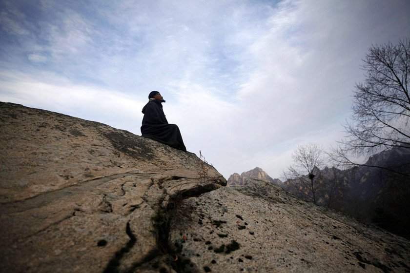 Η απίστευτη ιστορία ενός πάμπλουτου Κινέζου: Σώθηκε από θαύμα, χάρισε τα χρήματά του και τώρα ζει στα βουνά [εικόνες] | iefimerida.gr 5