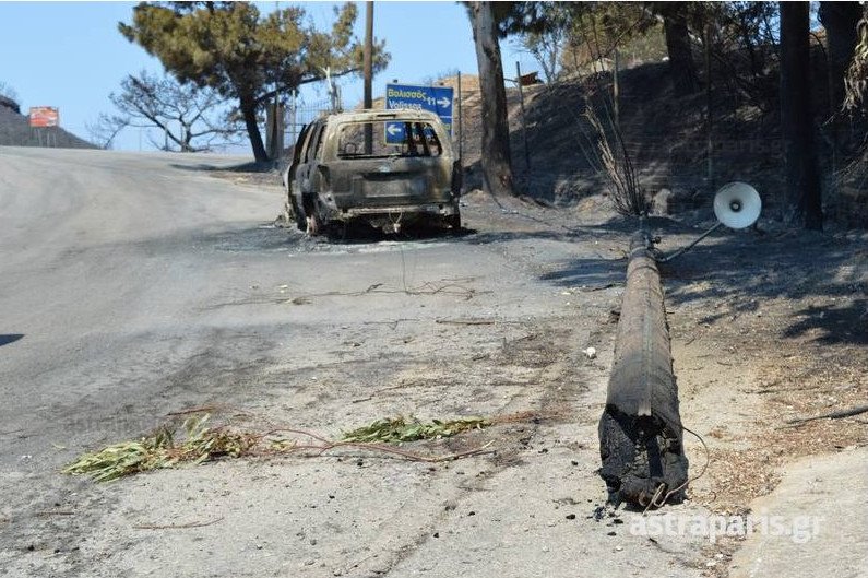 Κρανίου τόπος η Χίος από την πυρκαγιά -Στην εντατική 64χρονη με εγκαύματα, δύο ακόμη τραυματίες [εικόνες] | iefimerida.gr 4