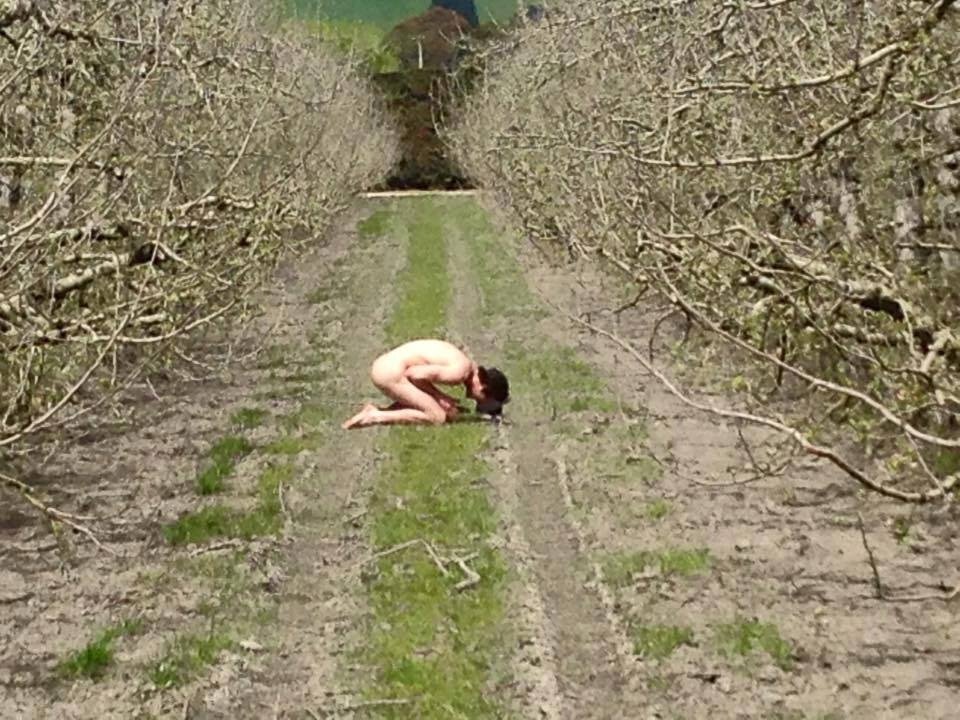 Νέα τρέλα στο Instagram: Γδύνονται και ποζάρουν δημοσίως ως «κοτόπουλα» [εικόνες] | iefimerida.gr 2