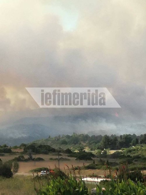 Πύρινη κόλαση στα Κύθηρα: Εκκενώθηκε κι άλλο χωριό, χωρίς ρεύμα το νησί [εικόνες & βίντεο] | iefimerida.gr 7