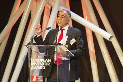 Ελληνοκύπριος ο κορυφαίος εφευρέτης της χρονιάς -Ανακάλυψε τέστ που αποκωδικοποιεί το ανθρώπινο DNA σε μισή ώρα [εικόνες] | iefimerida.gr 0