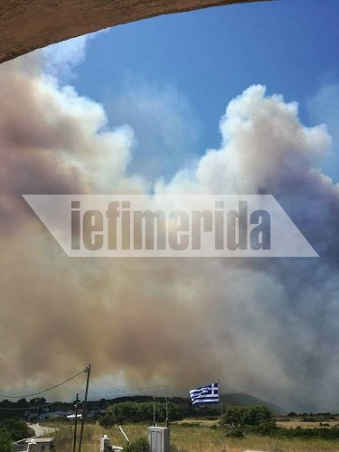 Πύρινη κόλαση στα Κύθηρα: Εκκενώθηκε κι άλλο χωριό, χωρίς ρεύμα το νησί [εικόνες & βίντεο] | iefimerida.gr 5