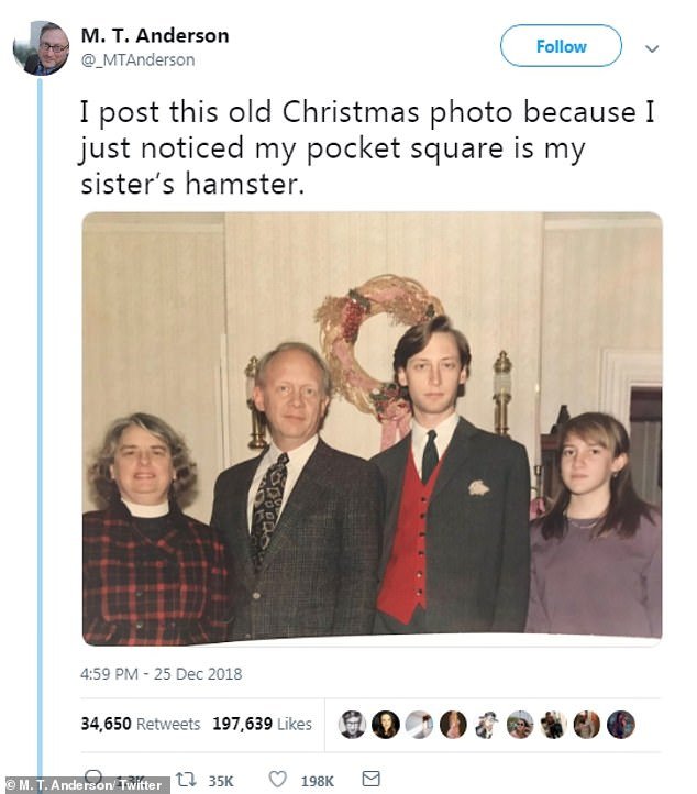 Η πιο viral φωτογραφία των Χριστουγέννων -Ποιος βγήκε και πόζαρε μαζί τους [εικόνες] | iefimerida.gr 1