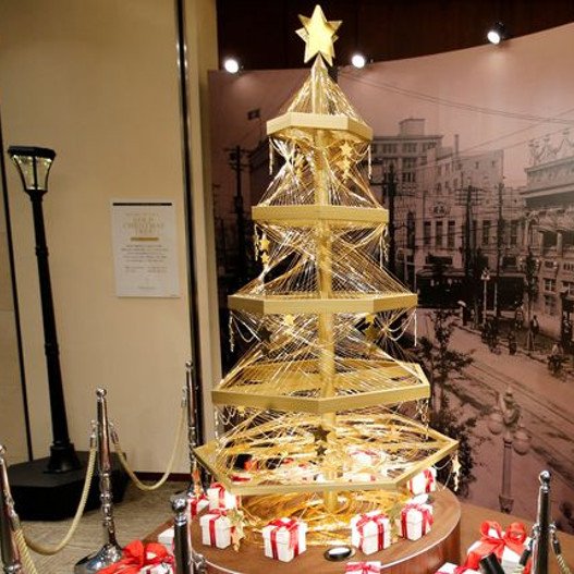 Χριστουγεννιάτικο δένδρο από ατόφιο χρυσάφι: Πωλείται 1,8 εκατ. δολάρια [εικόνες]  | iefimerida.gr 0