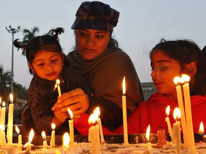 Χριστούγεννα στον κόσμο -Πώς γιορτάστηκαν από άκρη σε άκρη της Γης μέσα από 38 φωτογραφίες [εικόνες] | iefimerida.gr 25