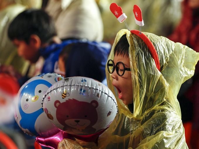 Χριστούγεννα στον κόσμο -Πώς γιορτάστηκαν από άκρη σε άκρη της Γης μέσα από 38 φωτογραφίες [εικόνες] | iefimerida.gr 22